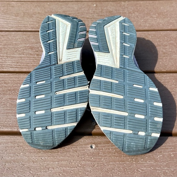 Brooks Anthem 4, Women’s Size 8, 3 Pairs - Picture 3 of 8